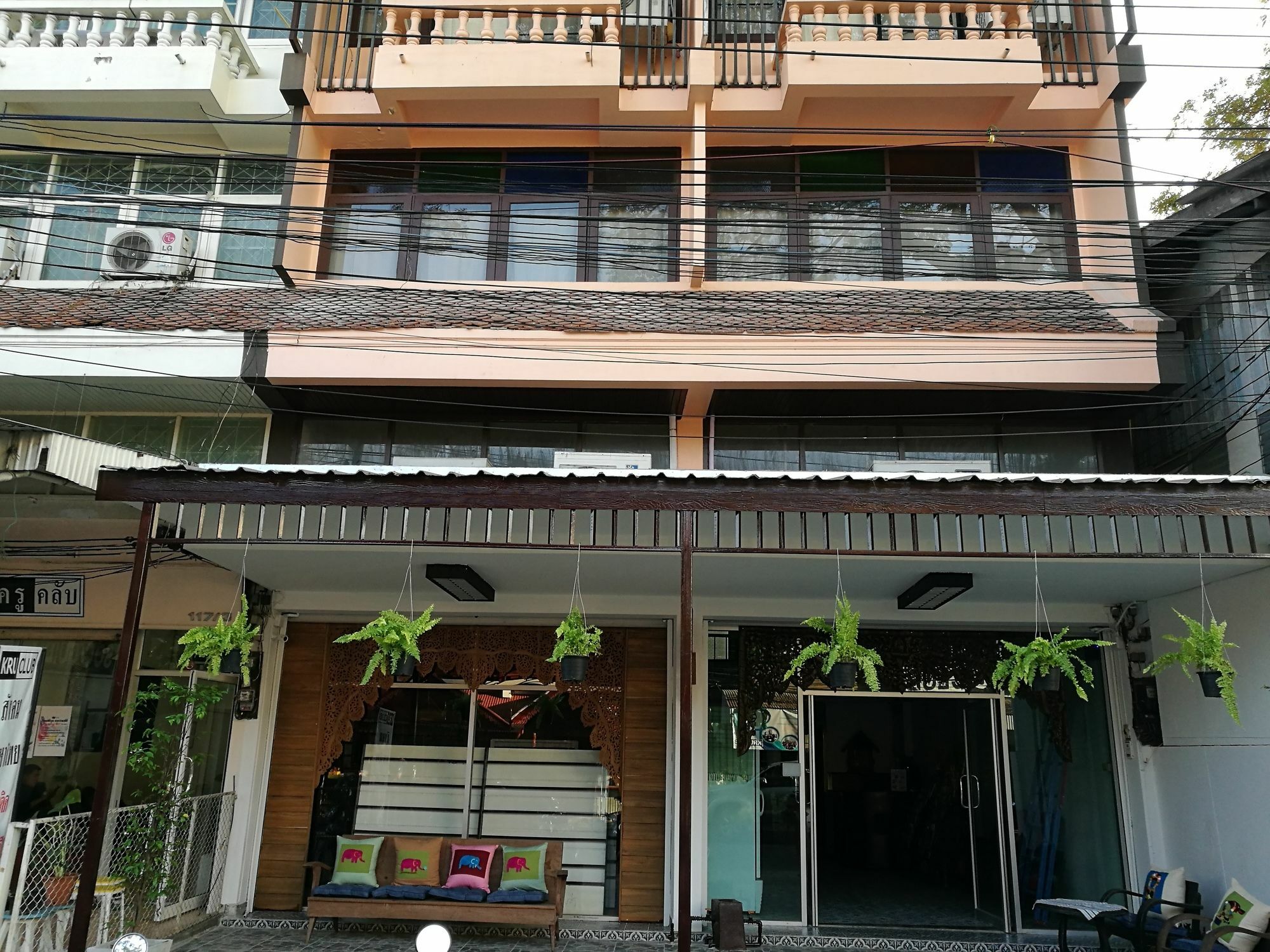 At Phra Sing Retro Hotel Chiang Mai Bagian luar foto