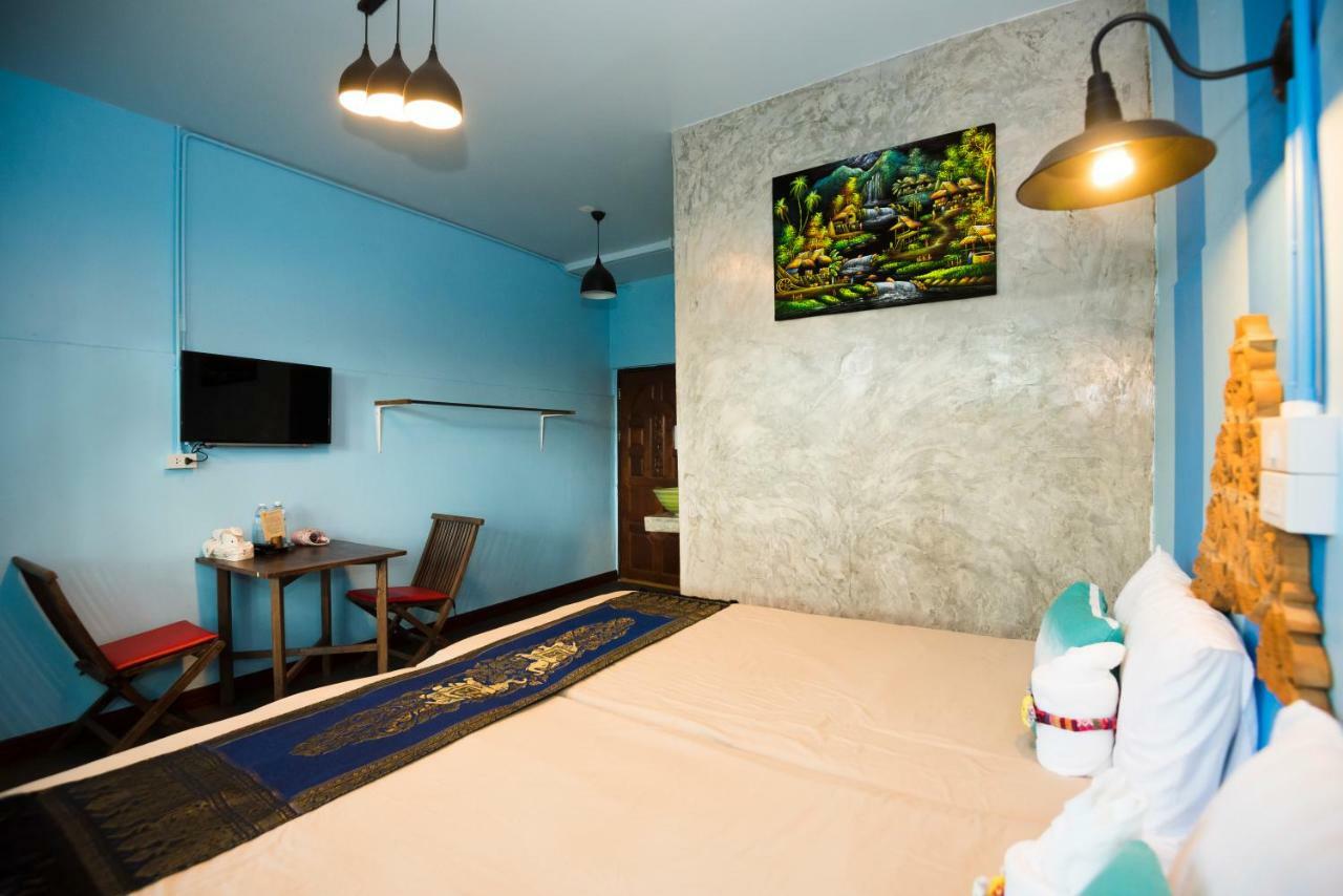 At Phra Sing Retro Hotel Chiang Mai Bagian luar foto