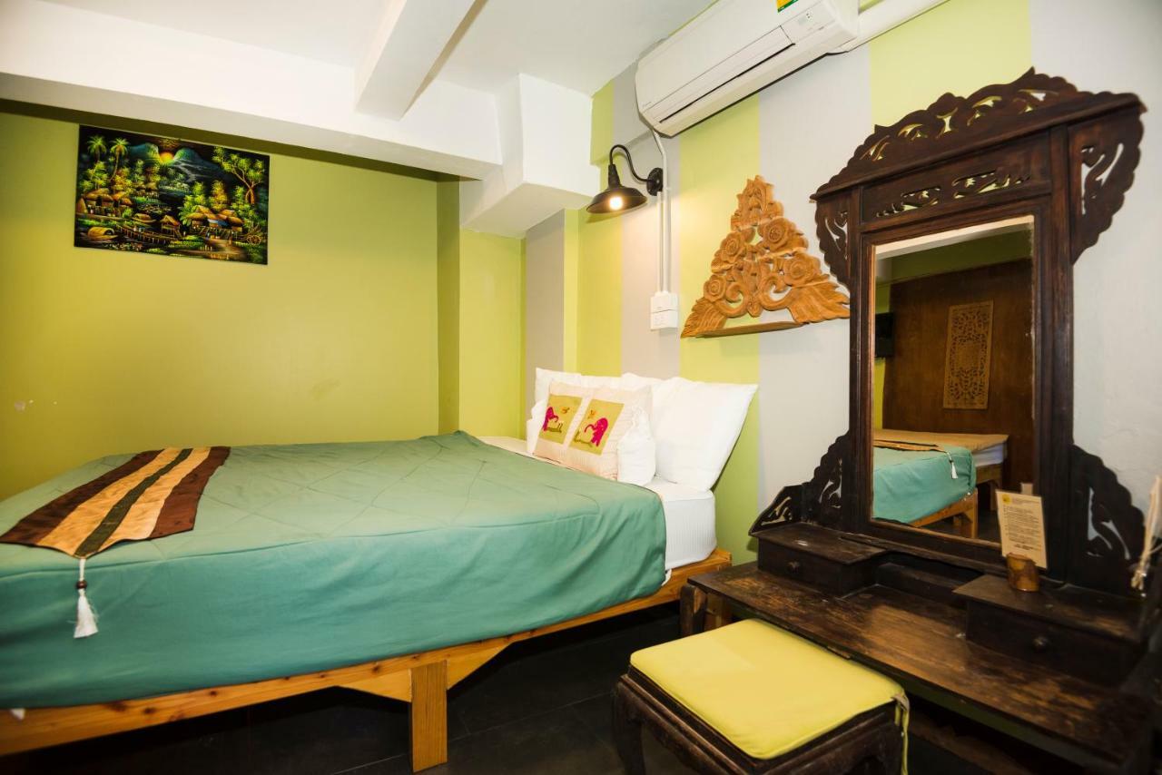 At Phra Sing Retro Hotel Chiang Mai Bagian luar foto