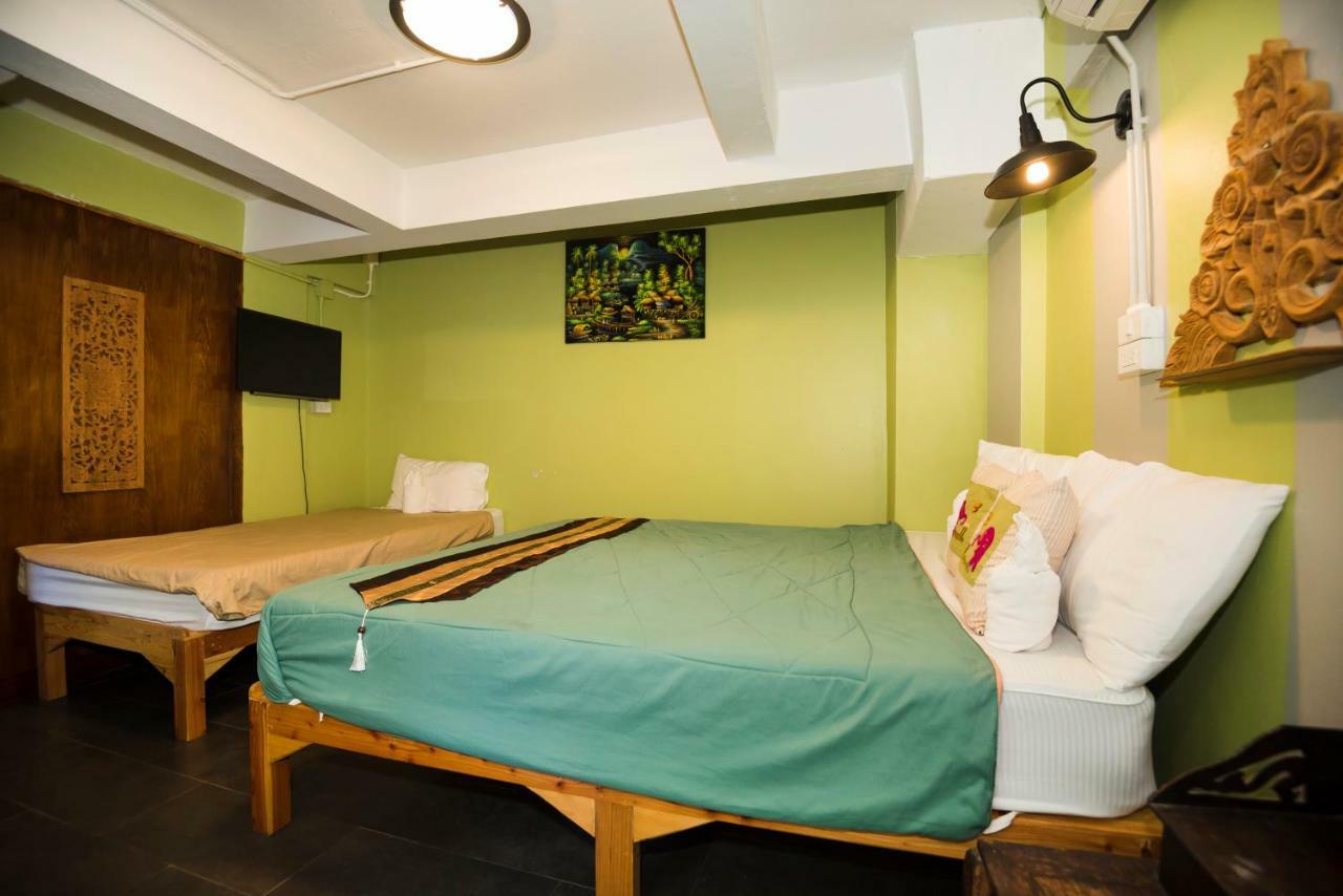 At Phra Sing Retro Hotel Chiang Mai Bagian luar foto